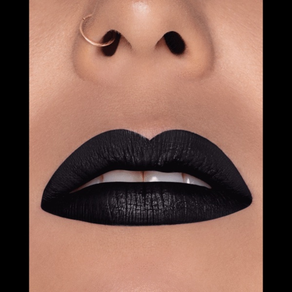 LIMITED EDITION SATIN MATTE LIP CREME LEATHER BLACK GOTH MILANI - Picture 3 of 11